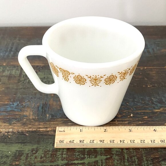 Set of 4 Vintage Pyrex Coffee Mugs - Picture 2 of 5